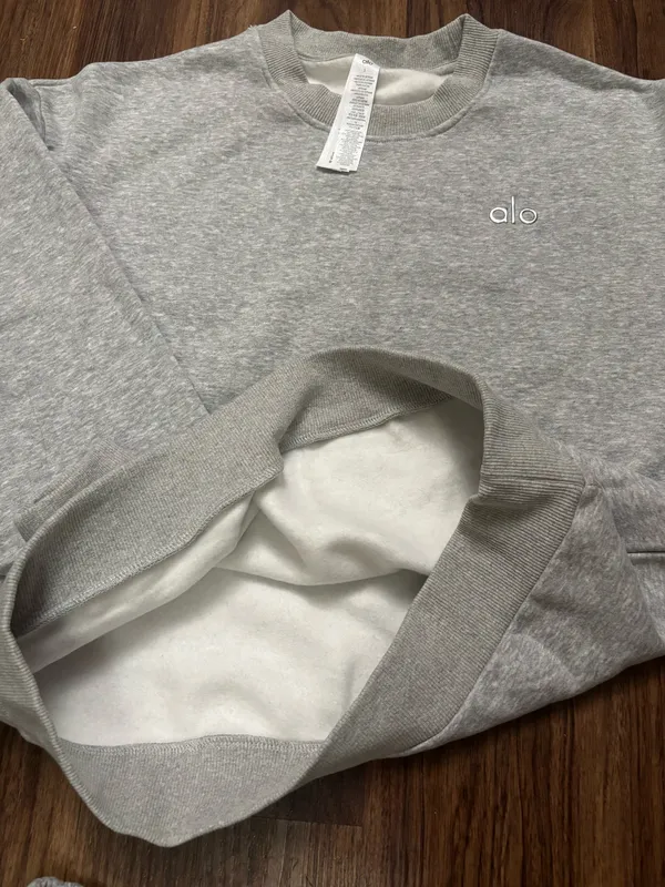 🩶 Accolade Set Gray Small Crewneck + Shorts - Image 5
