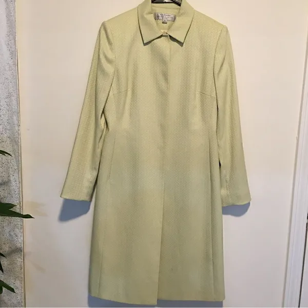 TAHARI Sleek, shimmer, hidden button, pockets, long coat with silky inner lining - Image 6