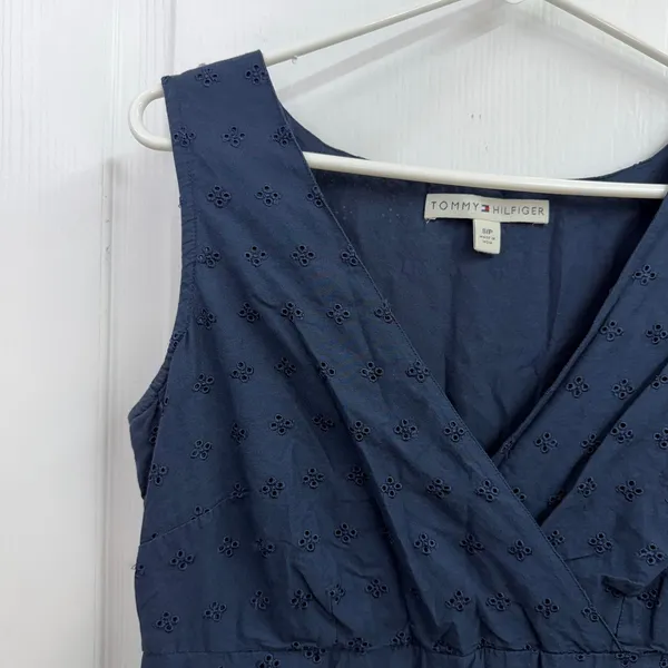 Tommy Hilfiger navy blue sleeveless embroidered hem zip casual knee dress small - Image 2