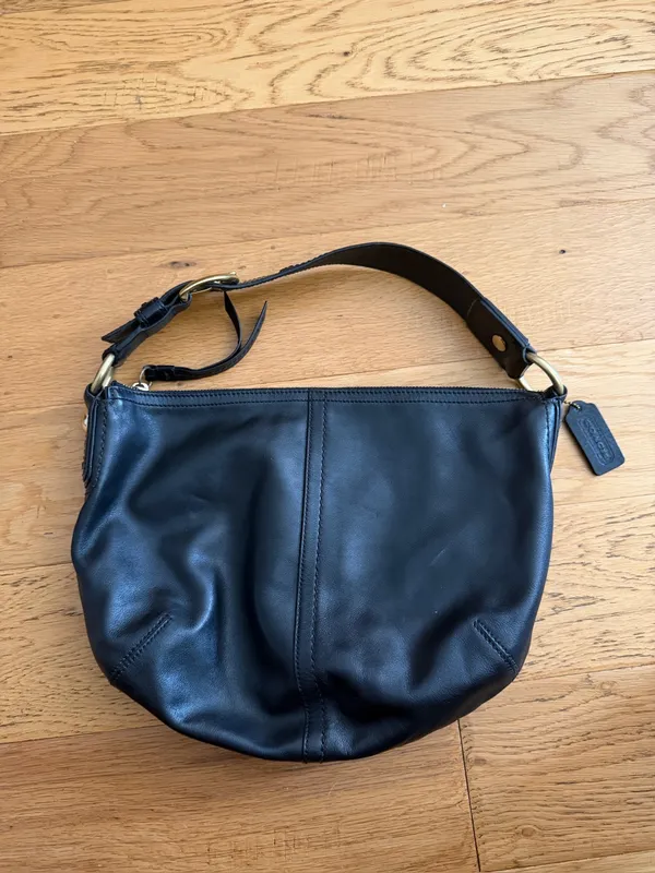 Vintage 1998 Coach Black Leather Hobo Shoulder Bag–Style 9214–Gold-Tone Hardware - Image 3