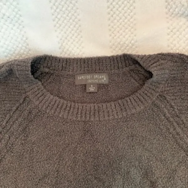 new barefoot dreams cozychic lite sweater size small - Image 2