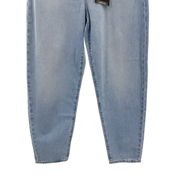 Levi's Premium High Loose‎ Taper Jeans 30x29 Light Wash TENCEL NWT - Image 8