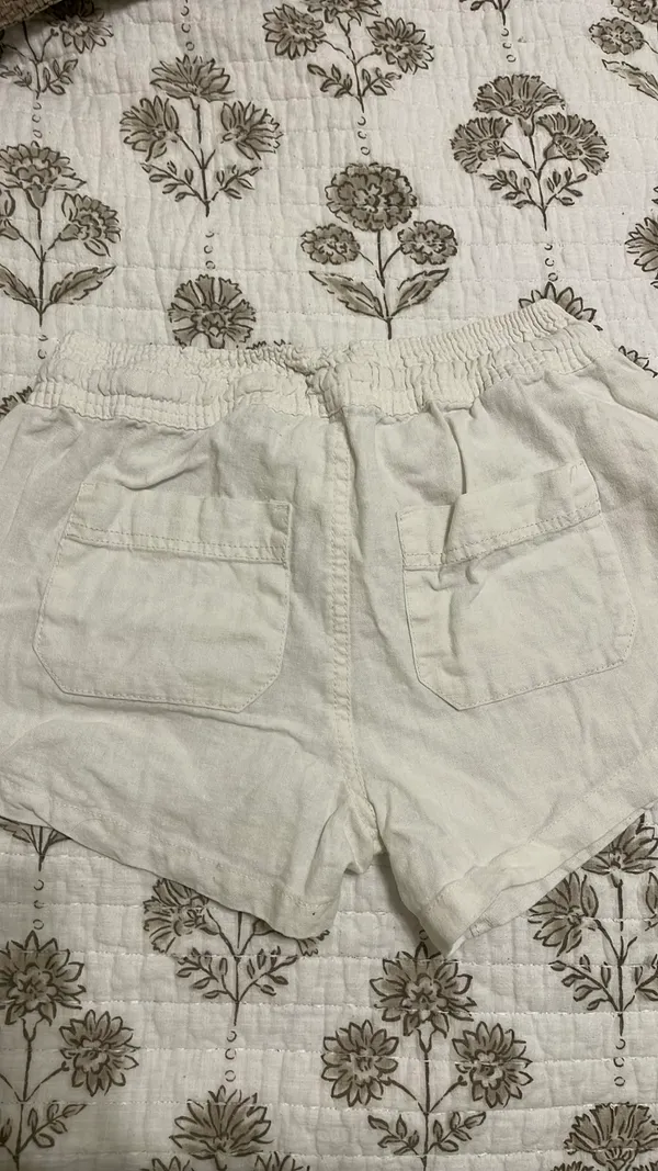 Altar'd State Beach off white Shorts XS - Image 3