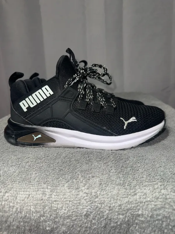 Women’s Puma Sneakers - Image 3