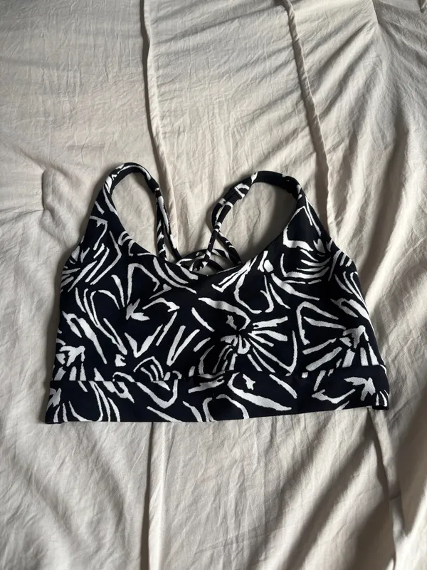 Black and White Athleta Patterned Sports Bra + Leggings Set - Image 2
