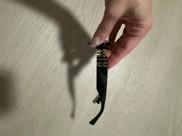Black sunglasses - Image 3