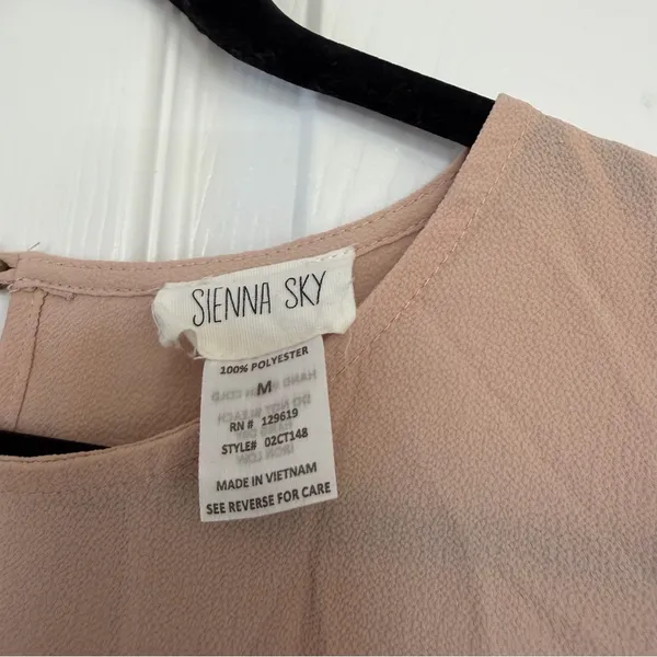 Sienna Sky Blush Pink Short Sleeve Blouse Size Medium - Image 3