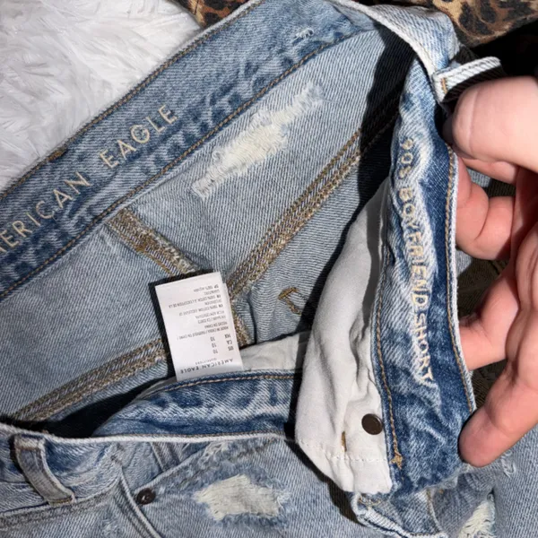 American Eagle Outfitters 90s Boyfriend Short Light Wash Distressed Denim 10 - Image 5
