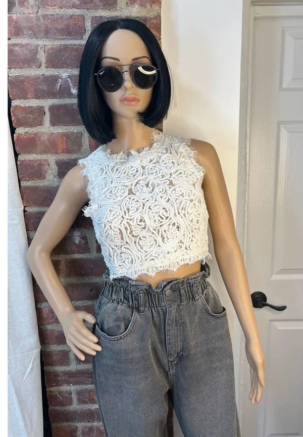 Design Lab Lord & Taylor Sleeveless Crochet Lace Crop Top - Image 3