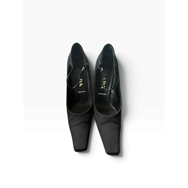 Vintage 90s Prada Black Crepe De Chine Mary Jane Heels 37.5 Box Model Off-Duty - Image 3