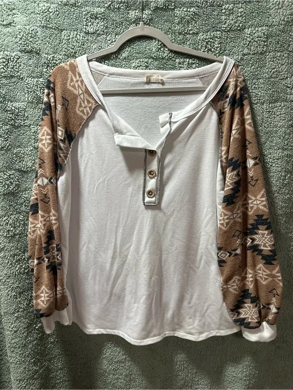 BiBi White Henley Top with Tan Aztec Sleeves Size XL - Image 4
