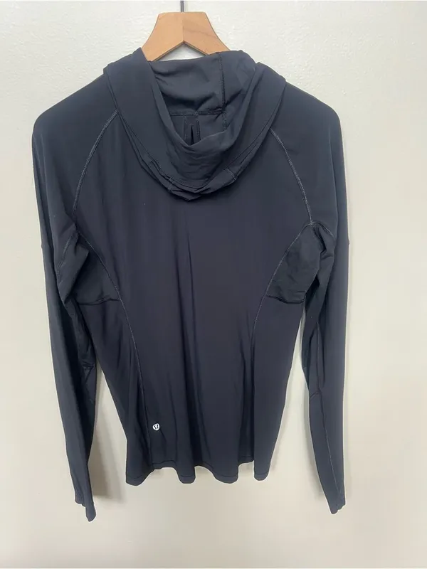 Lululemon Runbeam Hoodie in Black Athletic Long Sleeve Shirt Size 12 - Image 10