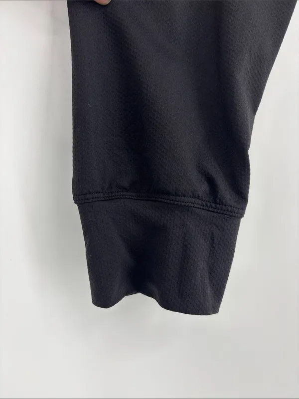Lululemon Muscle Love Long Sleeve Women's Size Medium in Black - Image 4