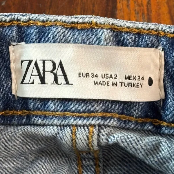 Zara High Waist Distressed Denim Shorts‎ Light Wash Blue Size 2 Raw Hem Cut Offs - Image 6