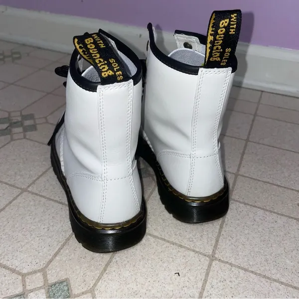 Dr. Martens Zavala White Leather Combat Boots Women Size 37 EU 6.5 US Grunge - Image 4