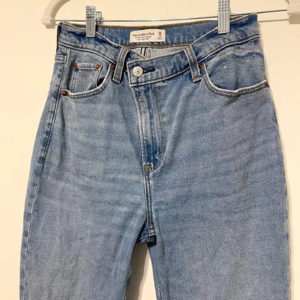 Abercrombie & Fitch The ‘90s Slim Straight Ultra High Rise Cross Size 26 / 2 R - Image 3