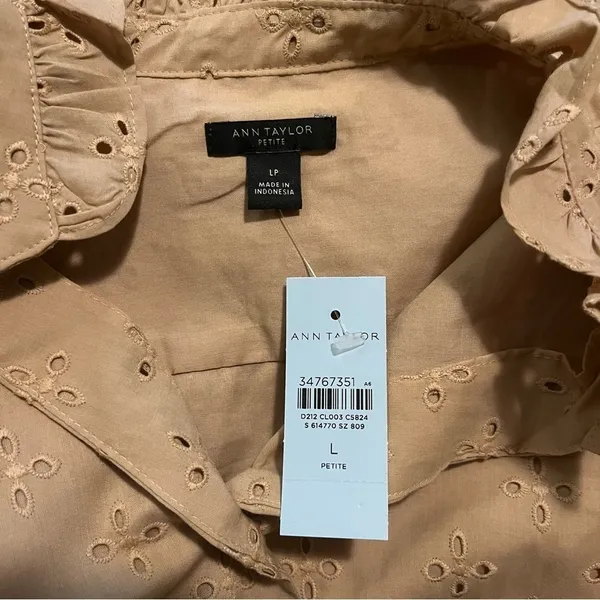 Ann Taylor Eyelet Ruffle Button Down Blouse Beige Size LP - Image 4