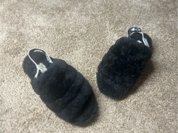 UGG Black Fuzzy Logo Strap Slide Sandals 6. No flaws - Image 4