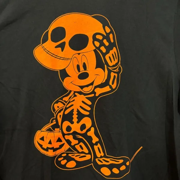 Disney Spooky Mickey Mouse Disney Tshirt size XL - Image 2
