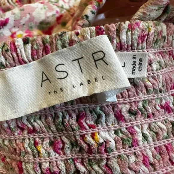 Astr The Label Puff Sleeve Front Slit Midi Dress In Pink‎ Multi Ditsy Size Large - Image 13