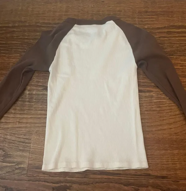 Brandy Melville Long Sleeve - Image 2
