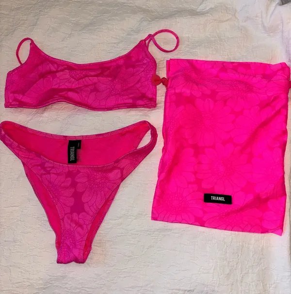 Triangl Bikini Set Hot Pink - Image 4