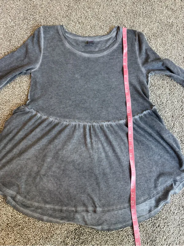 Hollister Women’s Medium Gray Mineral Wash Babydoll Peplum Long Sleeve Top - Image 6