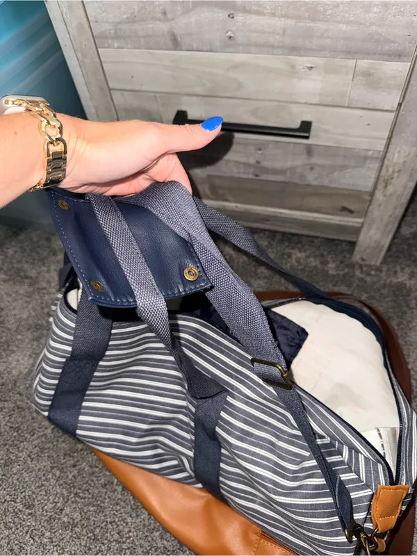 DSW Navy and White Striped Travel Weekender with Tan Trim - Image 4