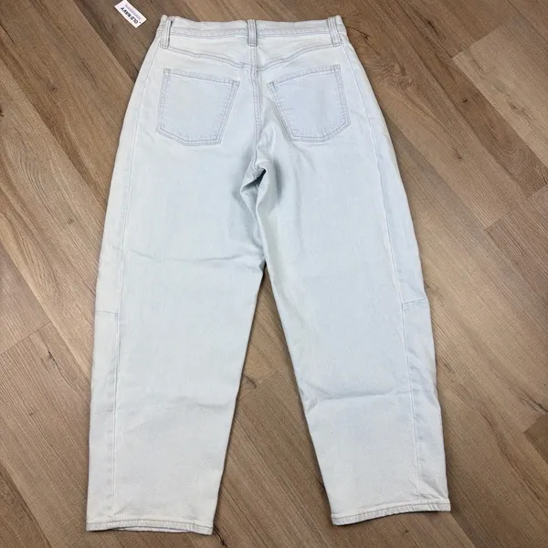 NWT Old Navy‎ High Rise Barrel Ankle Jeans Light Wash Size 2 Trendy Denim - Image 5
