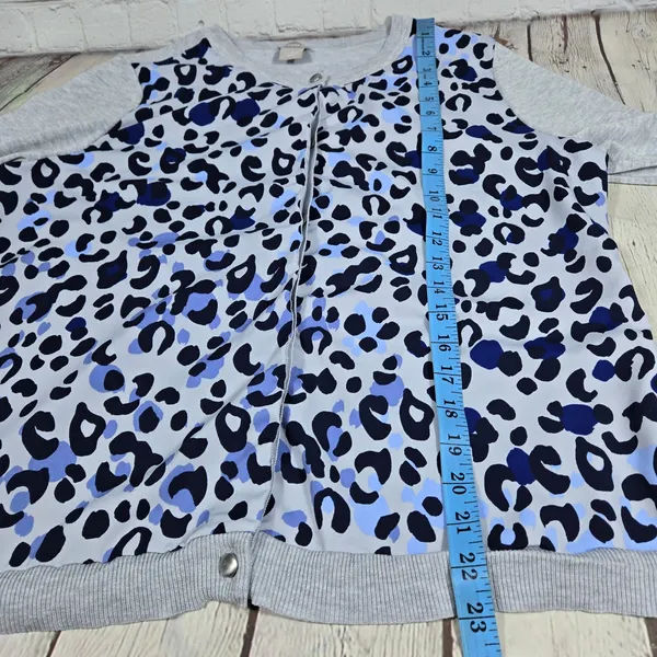 Chico's Grey Blue Leopard‎ Print Mixed Media Button Front Cardigan Sweater M - Image 9