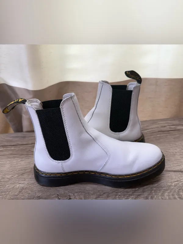 Dr. Martens 2976 Chelsea White Smooth Leather‎ Pull-On Ankle Boots size 7 - Image 4