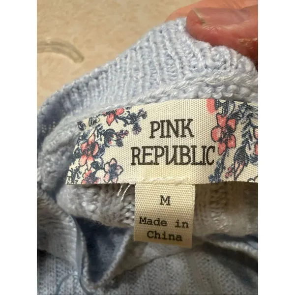 Pink Republic sky blue crew neck sweater Sz M NWT - Image 3