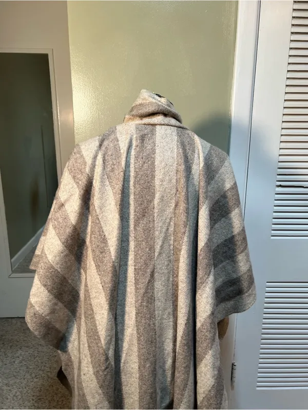 Vintage Women's Shawl Poncho Tan Brown Stripes Fringe Wool Blanket Tie Neck Boho - Image 6