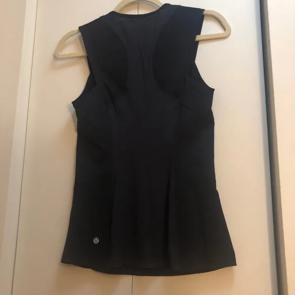 Lululemon tank  top size 2 - Image 6