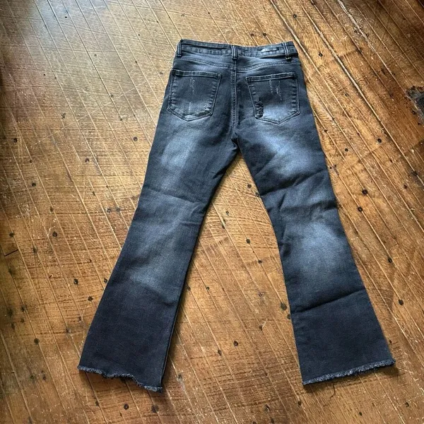 Risen distressed stretchy flared 5/27 boutique jeans - Image 3