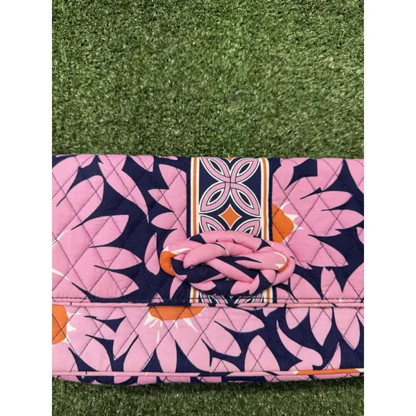 Vera Bradley Knot Just A Clutch Loves Me Pattern Shoulder Bag Casual Wallet - Image 2