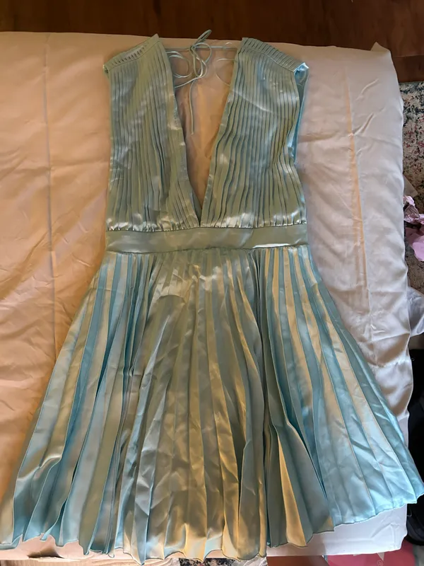 Abercrombie Plunge Pleated Mini Dress Medium NWT - Image 2