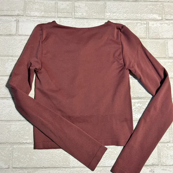 Altar'd State Long Sleeve Active Wear Burgundy Top Size XS/S - Image 3