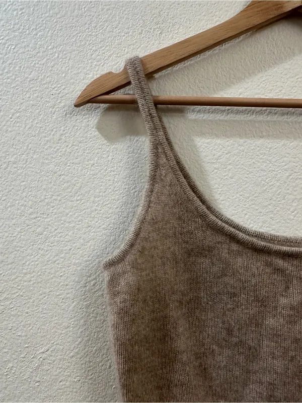 Reformation Women's Varenne Cashmere Scoop Neck Tank Top Size XS - Image 4