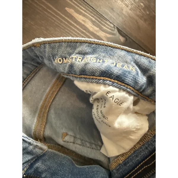 American Eagle Mom Straight Jeans Distressed‎ Ripped Light Wash Denim size 0 Reg - Image 5