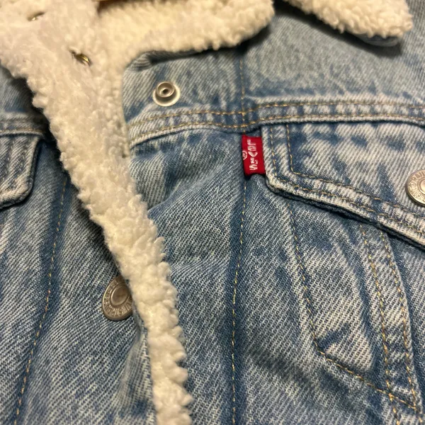 Levi’s Denim Trucker Jacket Sherpa Lined - Image 2