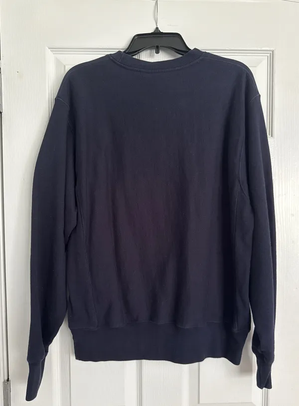 Champion Lavy UNCW Sweatshirt Size Medium - Image 2