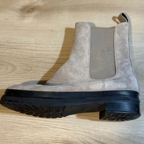 Aerosoles Camila Chelsea Boots‎ Taupe 8 Women Suede Lug Sole Ankle Gorpcore - Image 8