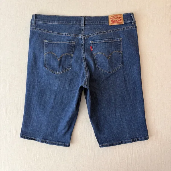 Levi's Classic Bermuda Shorts 33 Dark Wash Denim Jorts 90s Style - Image 3