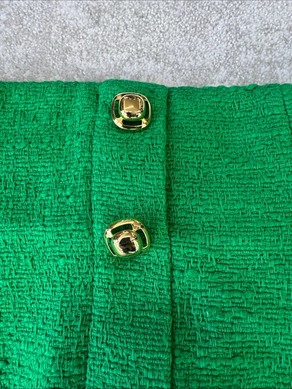 Zara Emerald Green High-Waist Mini Skirt with Gold Buttons - Image 4