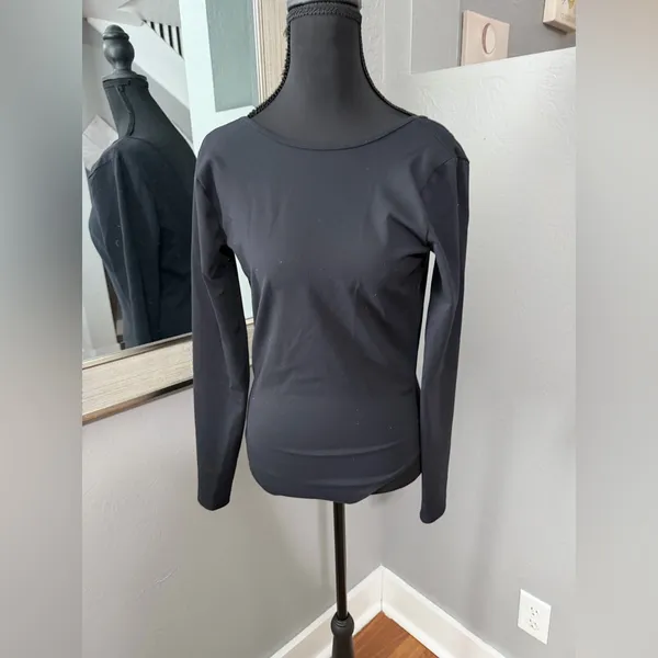 Abercrombie & Fitch Soft AF Collection Black V Back Long Sleeve Bodysuit Medium. - Image 4