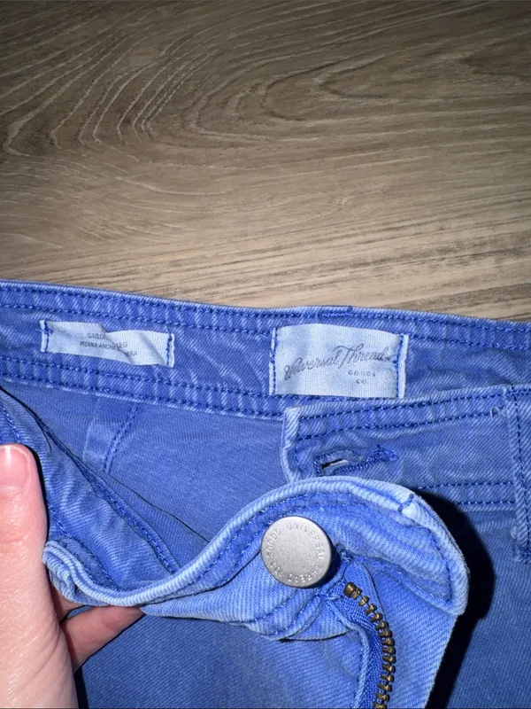 Madewell Wide-Leg Jeans in Medium Blue Wash - Image 2