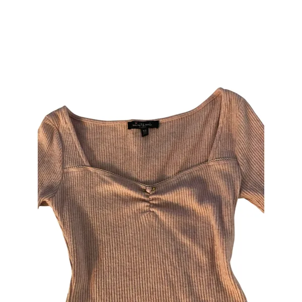 Mixed Threads pink long sleeve top with cute small flower in the center Size XS - Image 3