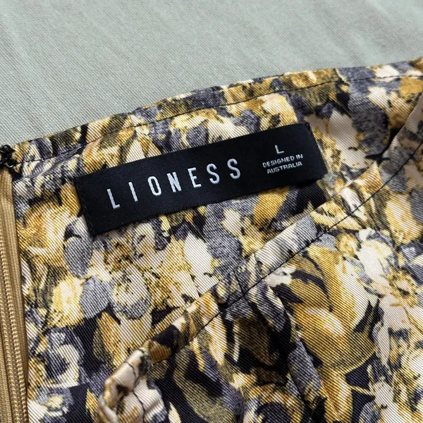 Lioness Large Floral Print Black Gold Retro Mod Low Waisted Mini Skirt Tapestry - Image 7