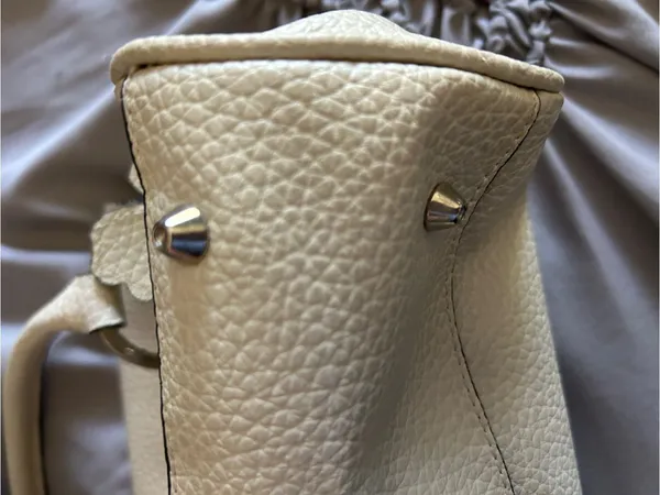 GUESS Cream Pebbled Leather Satchel with Signature G Hardware - Image 4
